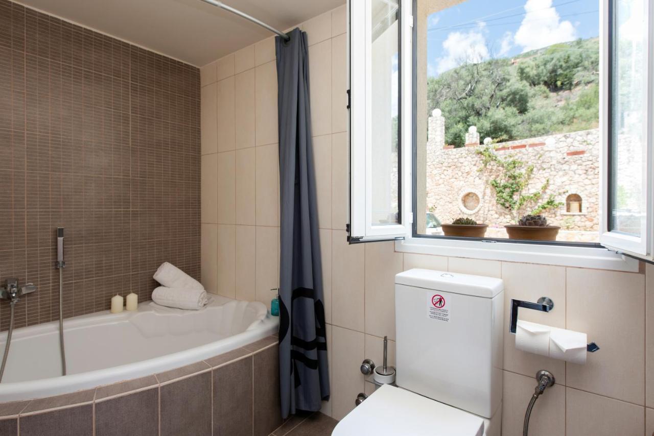 Villa Terra Rossa By Konnect, Views To Ionian Sea Spartylas Esterno foto
